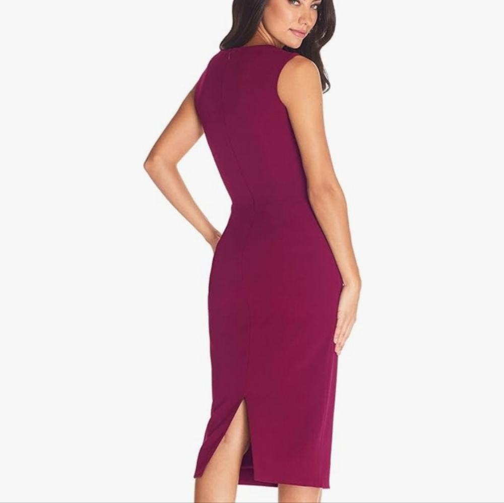 Dress the Population Women's Elle Sweetheart Sleeveless Bodycon Midi Dress